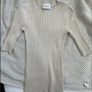 Aritzia Babaton elbow-length, pull over knit Size XS